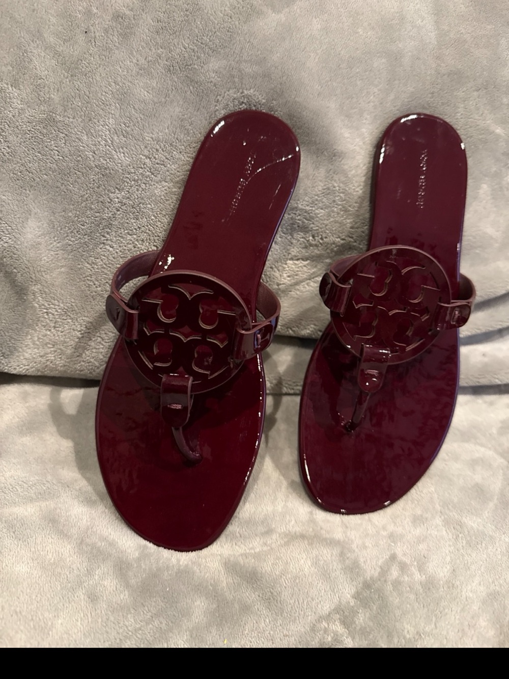 Tory Burch Patent Thong Sandals in Burgundy